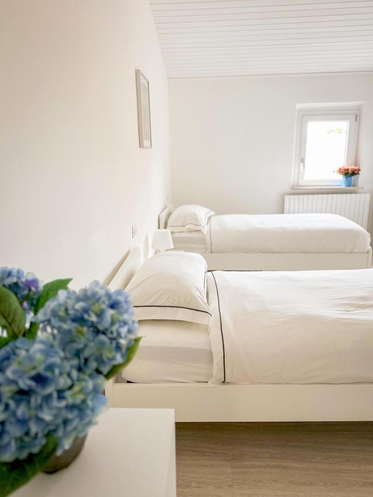 La Via Del Castello Apartment Castelferretti Ngoại thất bức ảnh