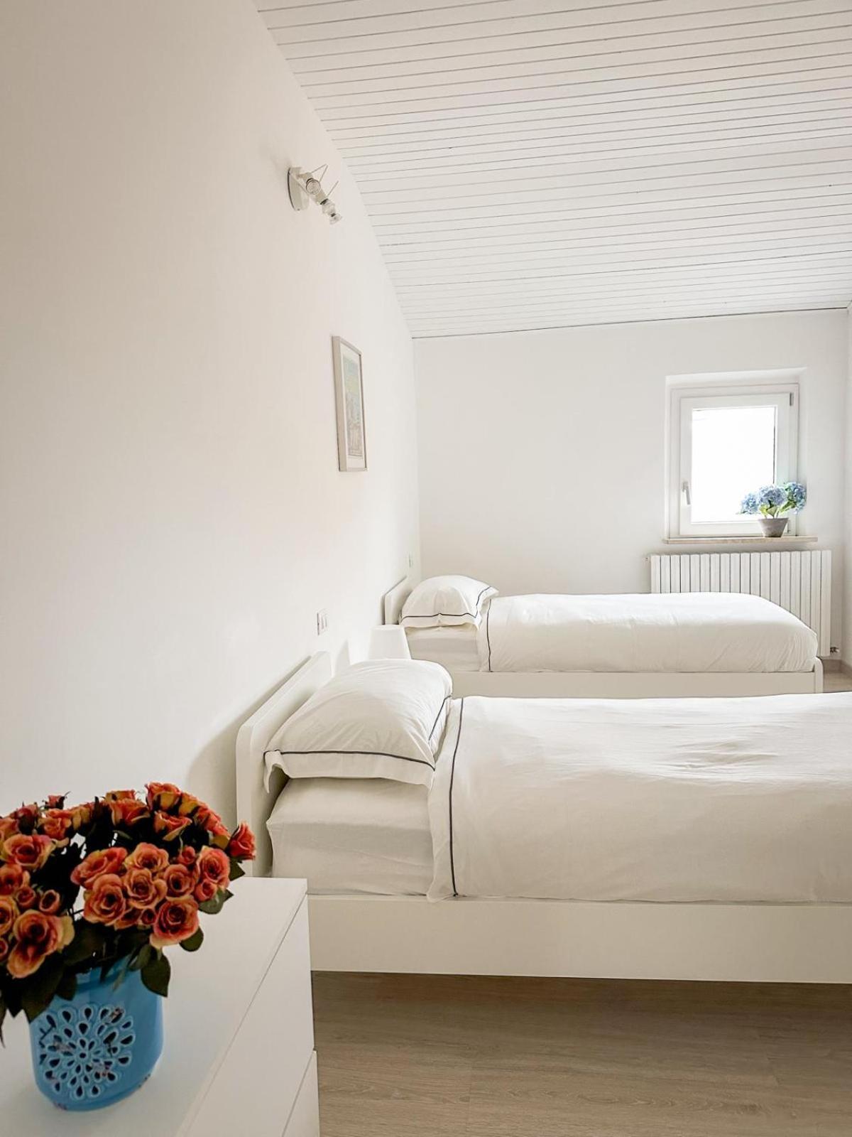 La Via Del Castello Apartment Castelferretti Ngoại thất bức ảnh